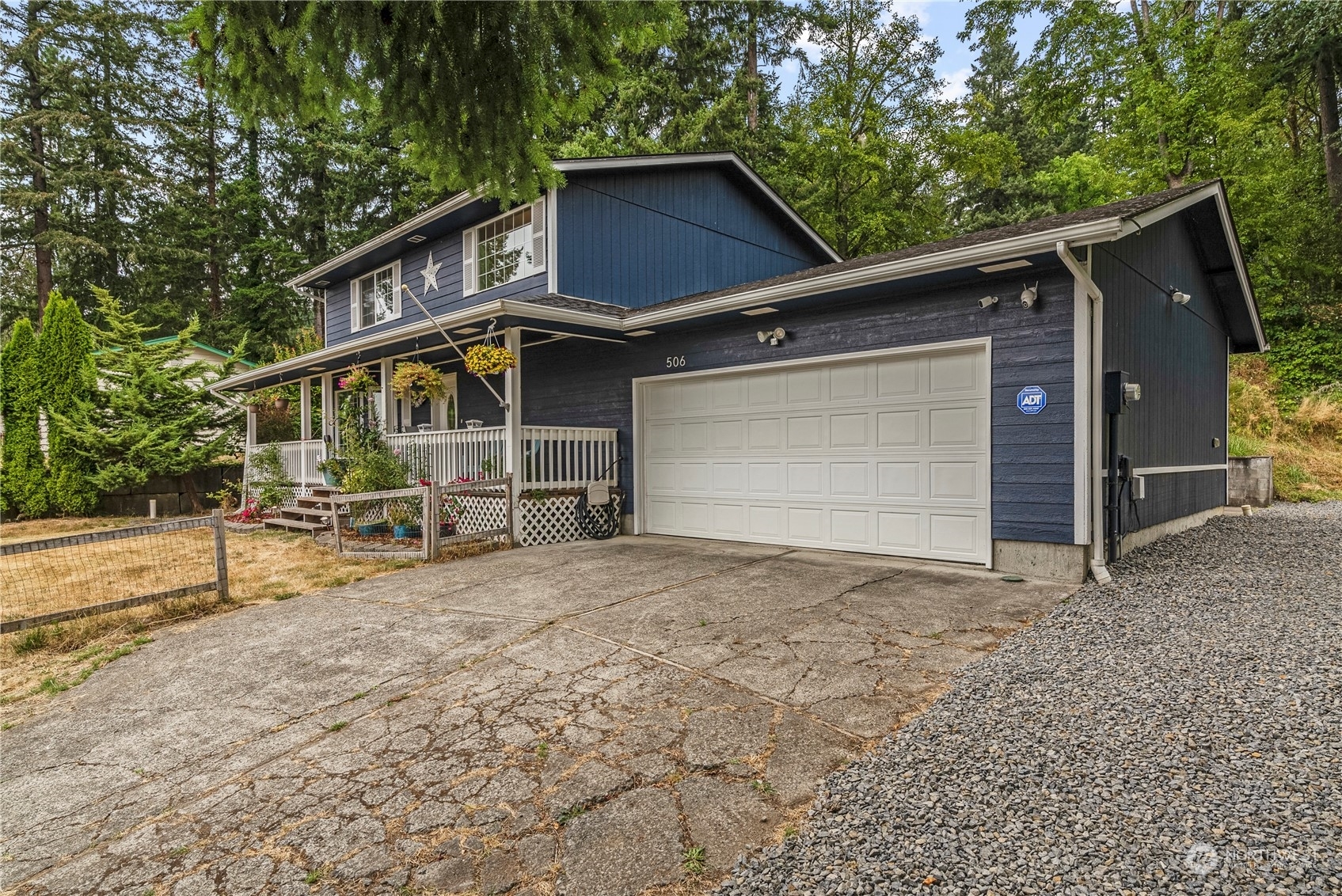 Property Photo:  506 Haussler Road  WA 98626 