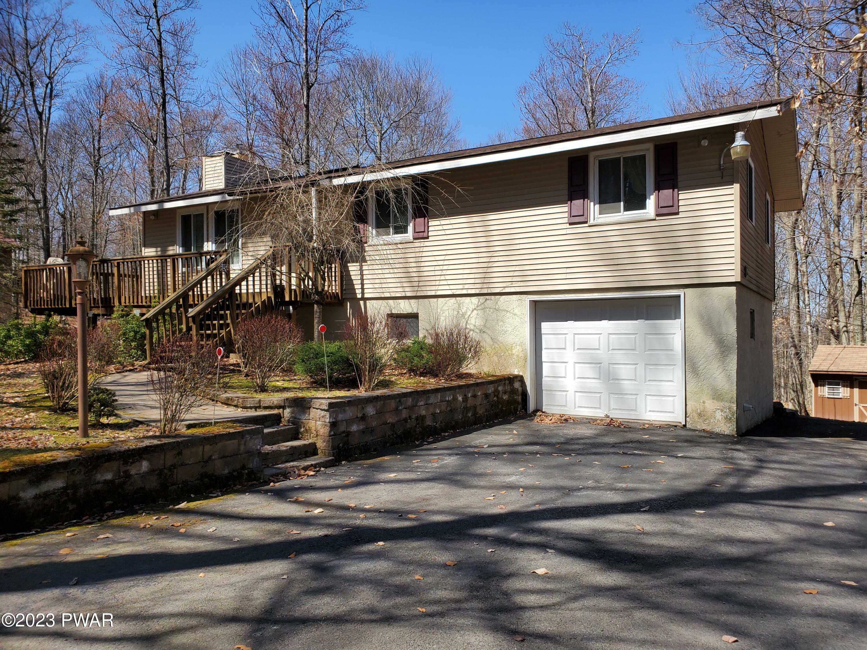 Property Photo:  120 Wintergreen Circle  PA 18426 