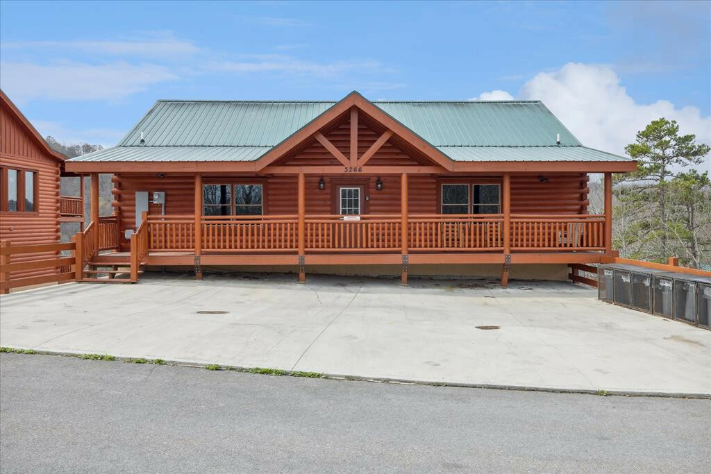 Property Photo: 3266 Lonesome Pine Way TN 37862
