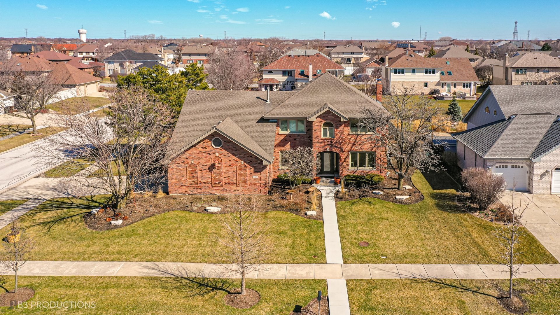Property Photo: 18125 Mockingbird Lane IL 60487