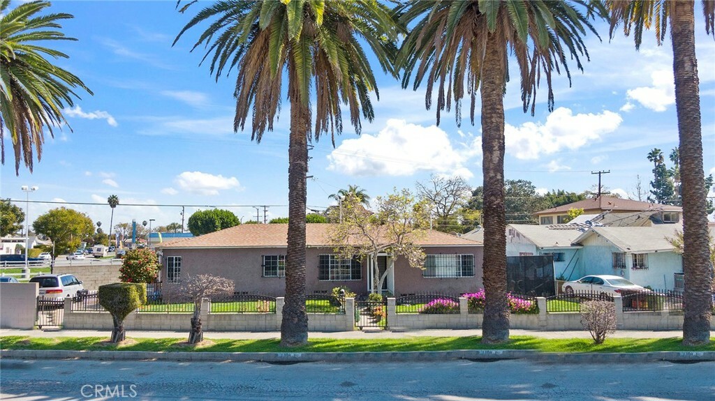 Property Photo:  1102 S Temple Avenue  CA 90221 