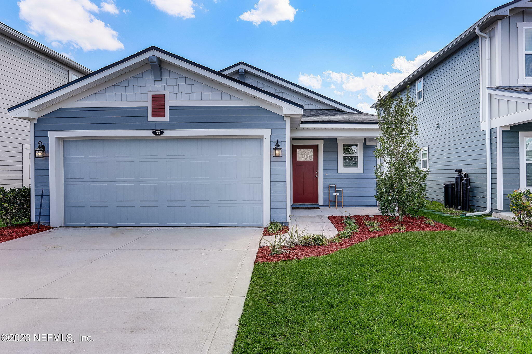 Property Photo: 33 Roycroft Place FL 32259