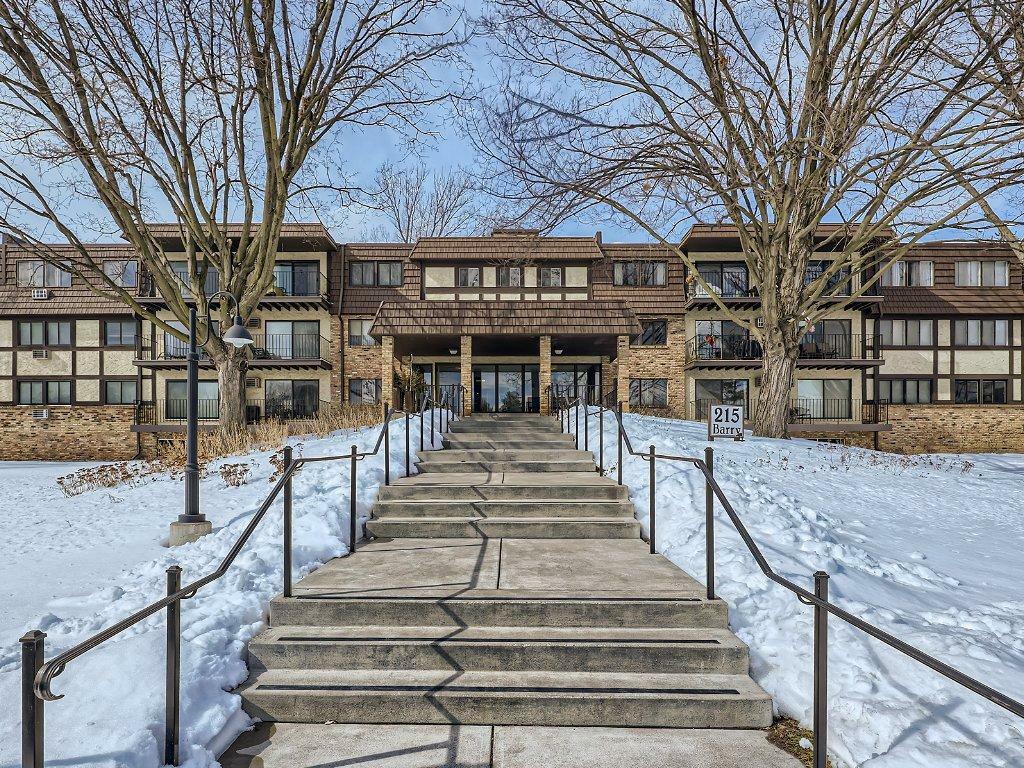 Property Photo: 215 Barry Avenue S 318 MN 55391
