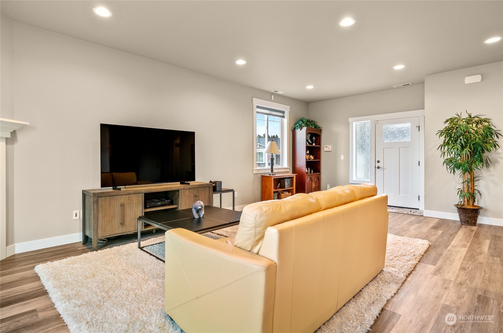 Property Photo: 196 Pershing Circle WA 98801