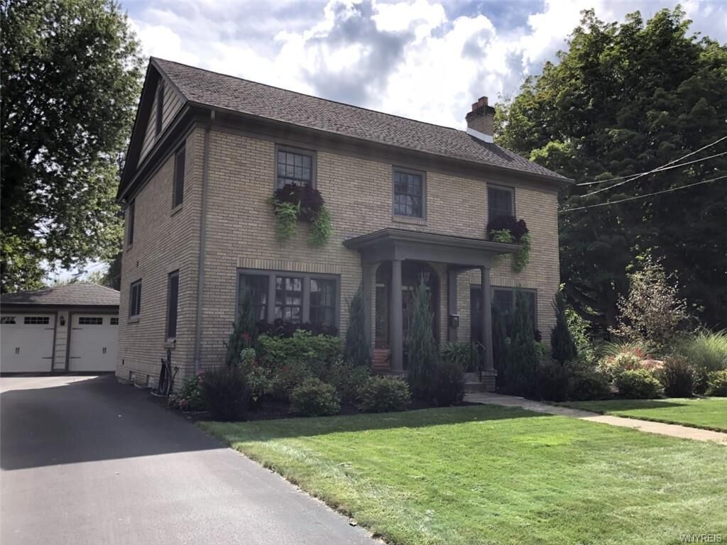 Property Photo:  180 Union Street  NY 14075