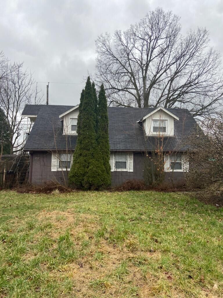 Property Photo:  2037 Sale Road  OH 43224 
