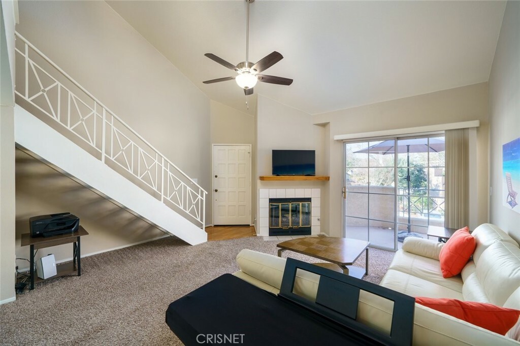 Property Photo:  23921 Del Monte Drive 36  CA 91355 