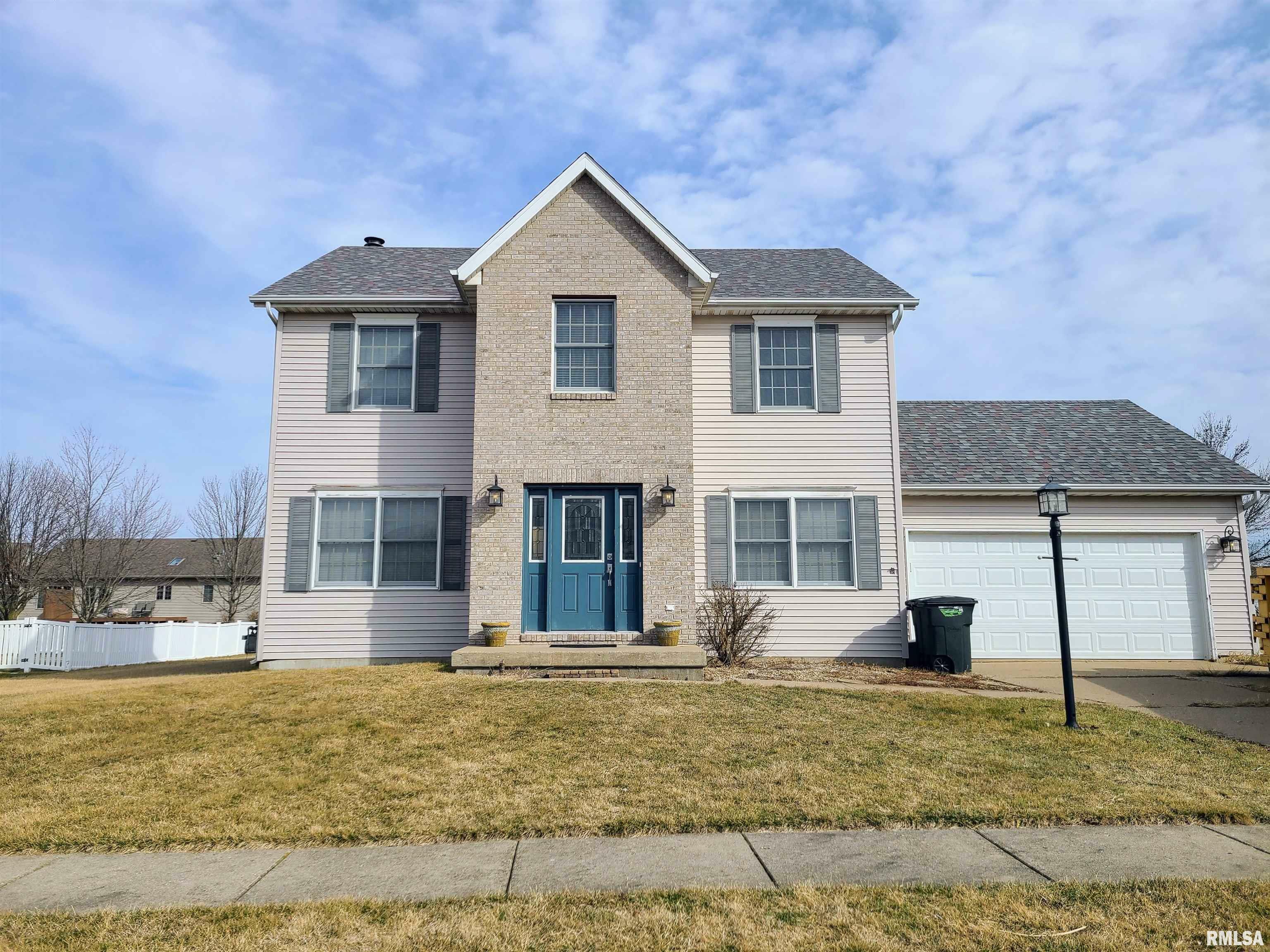 Property Photo:  316 Danbury Lane  IL 61548-7085 