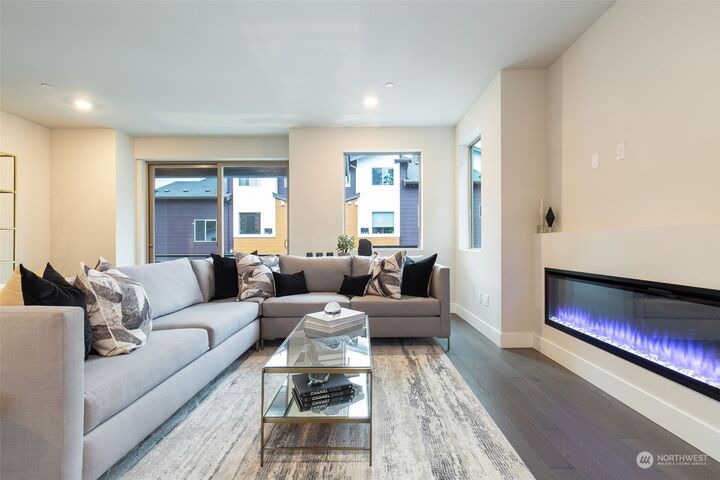 Property Photo:  962 Dove Tail Lane NW 3  WA 98110 
