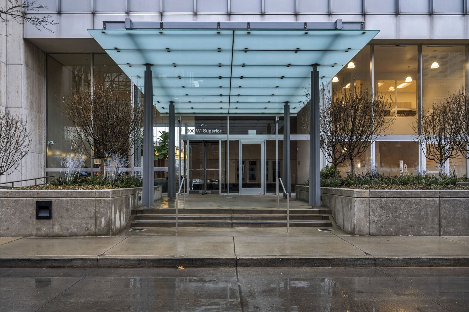 Property Photo: 500 W Superior Street 1111 IL 60654