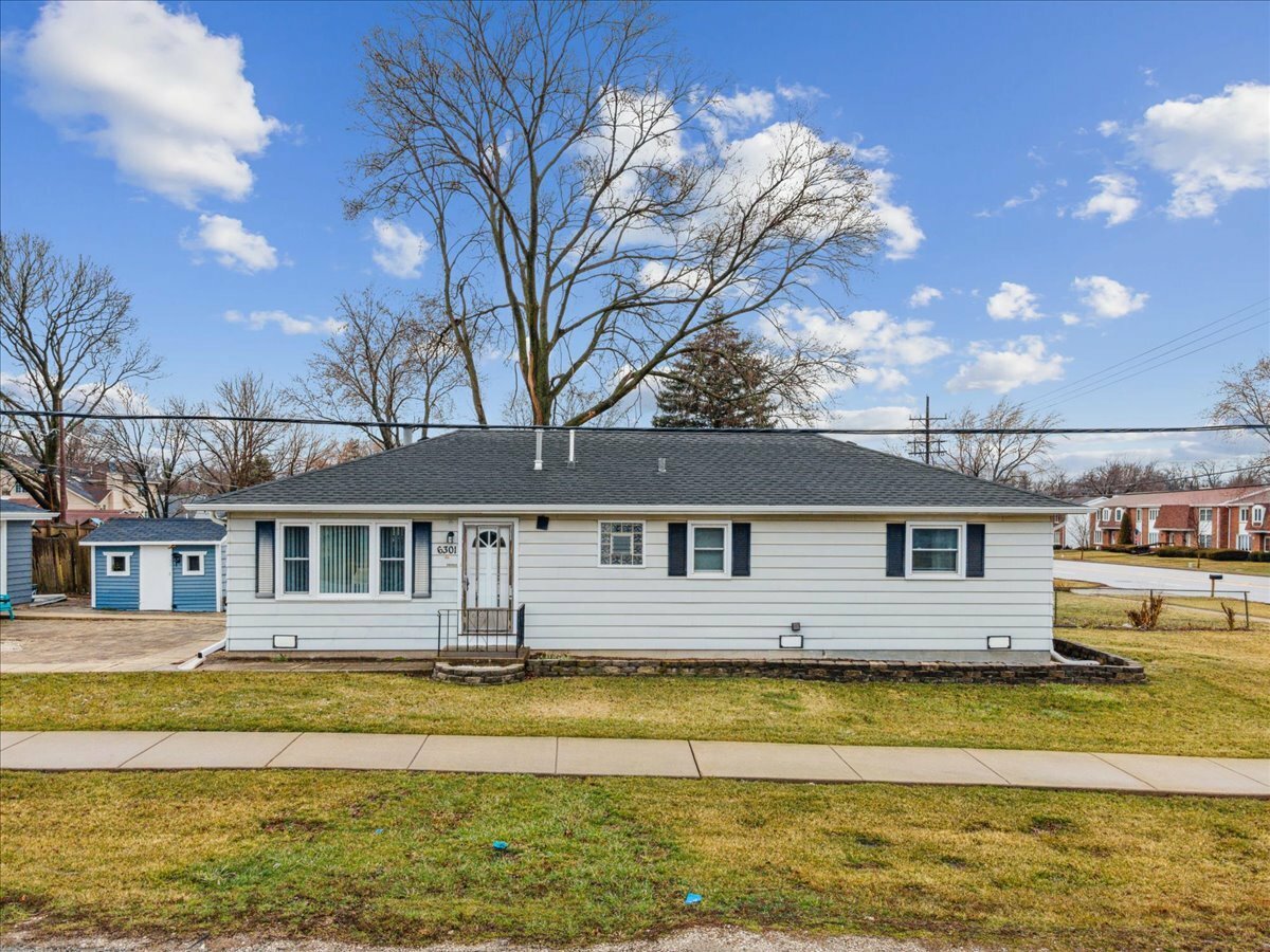 Property Photo:  6301 Carpenter Street  IL 60516 