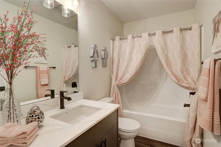 Property Photo: 13710 Ash Way B4 WA 98204