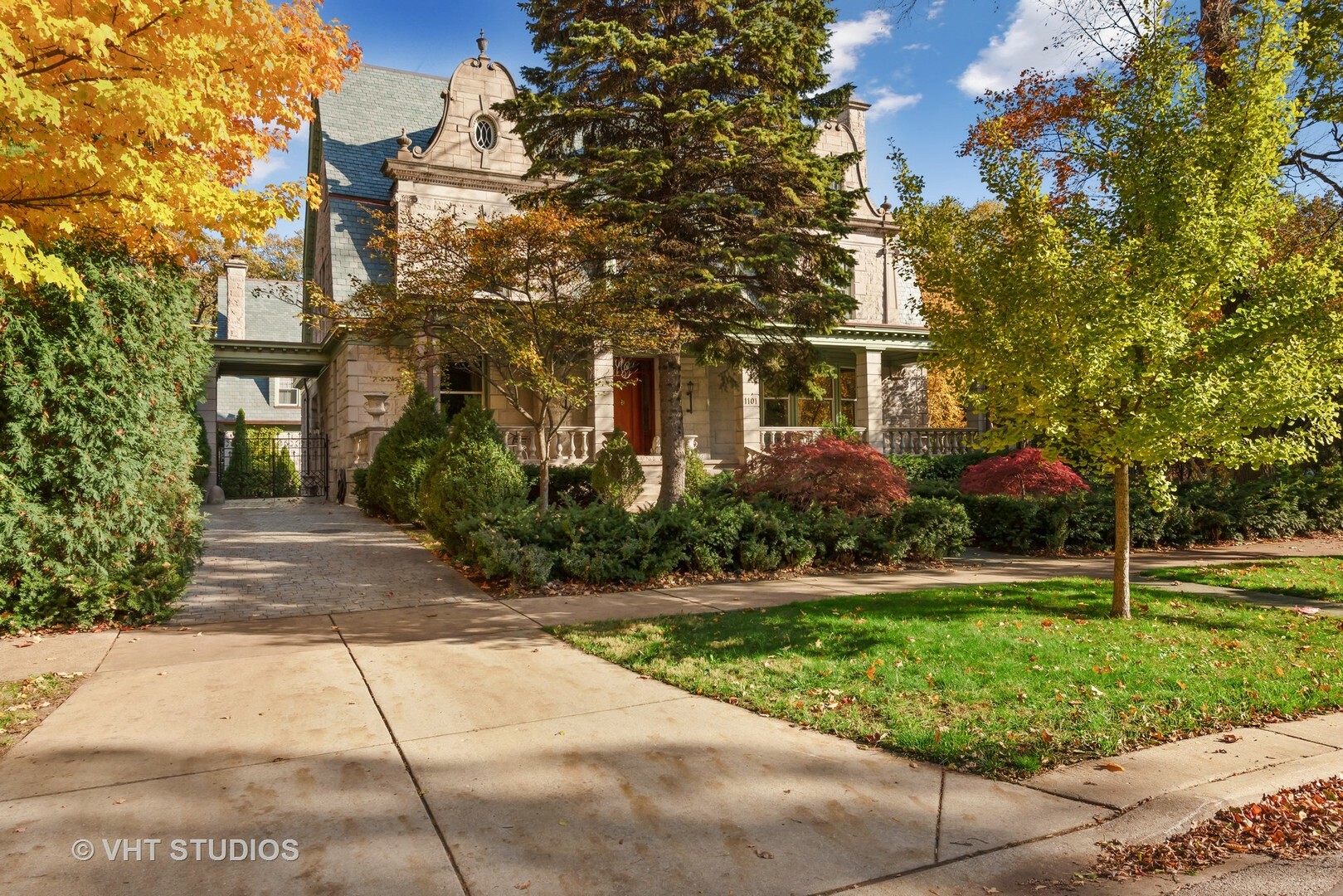 Property Photo:  1101 Forest Avenue  IL 60202 