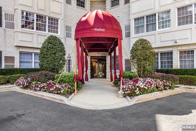 Property Photo: 131 Clinton Place 113 NJ 07601