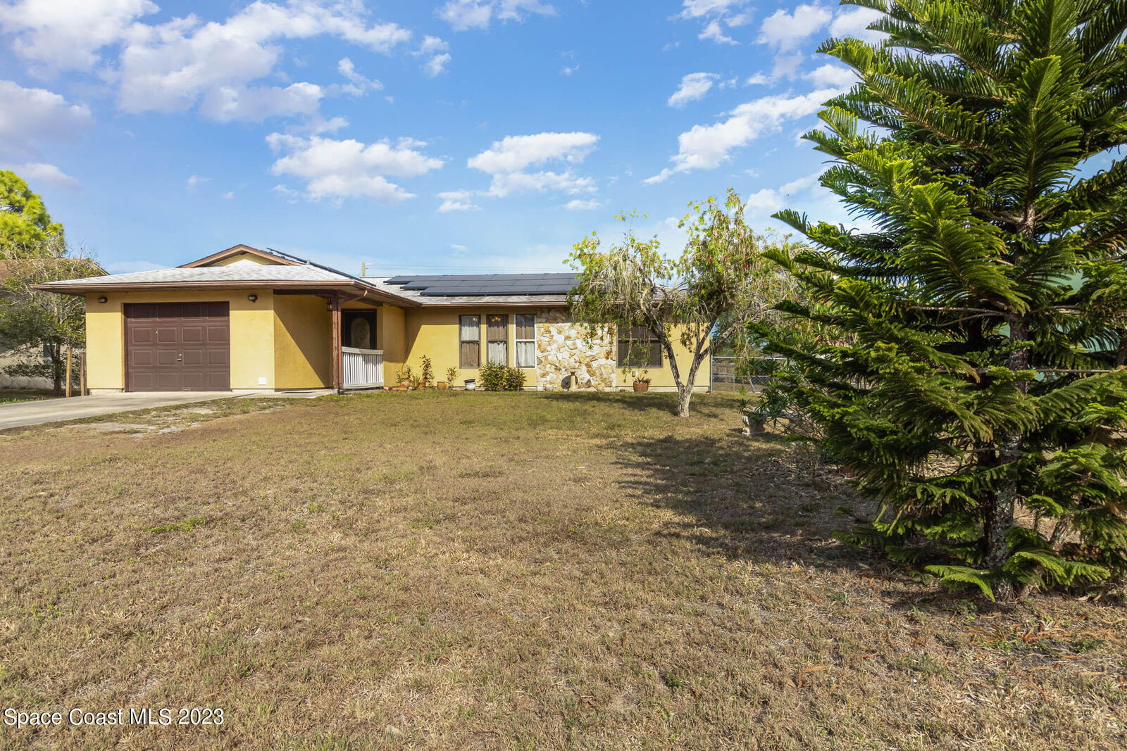 Property Photo: 1687 Capistrano Avenue NW FL 32907