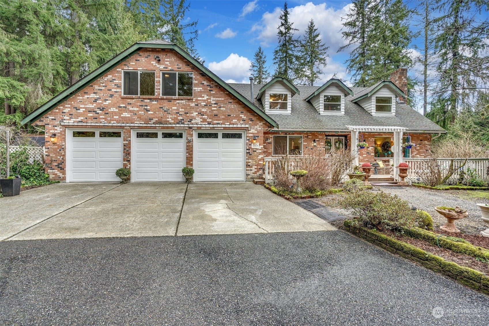 Property Photo:  18909 185th Avenue NE  WA 98077 