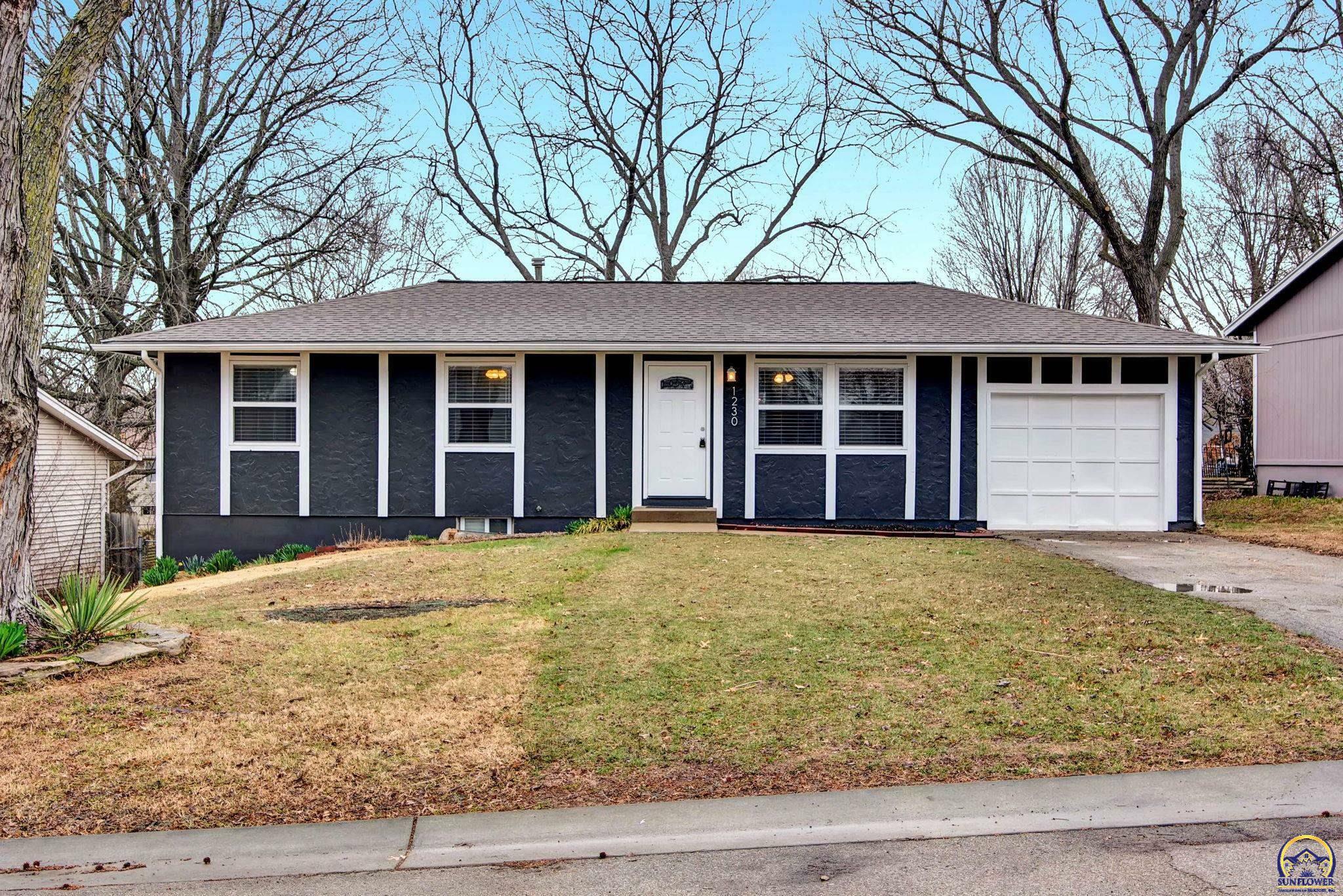 Property Photo:  1230 N Milton St  KS 66402 