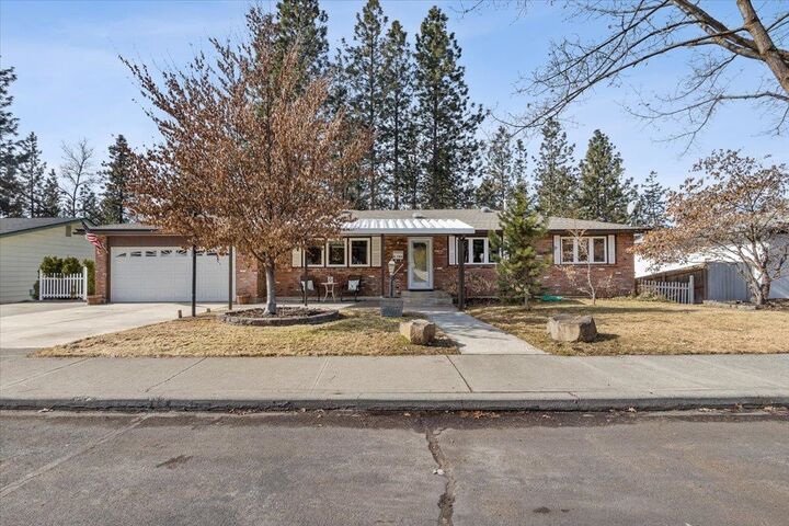 7431 N Sutherlin St  Spokane WA 99208 photo