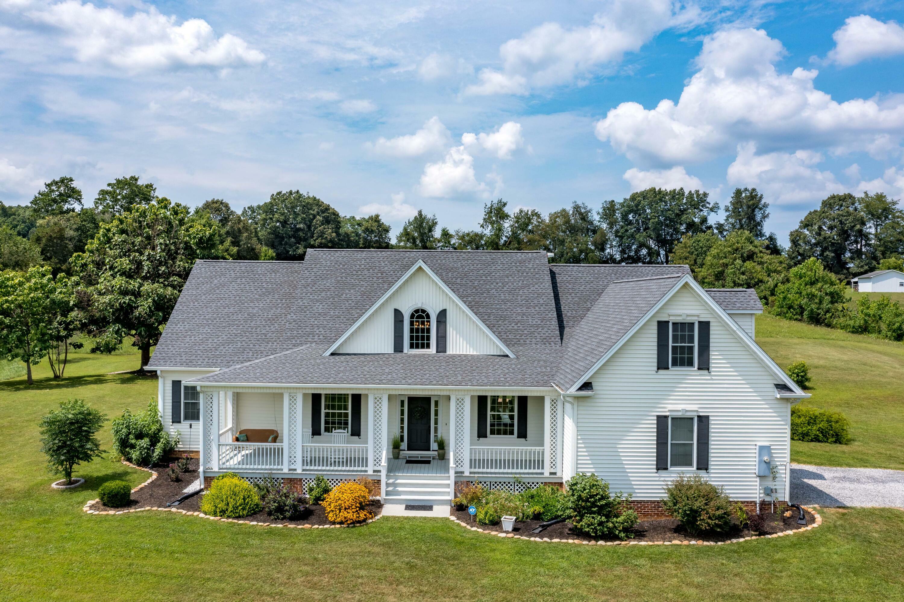 Property Photo:  1905 Martin Road  TN 37681 