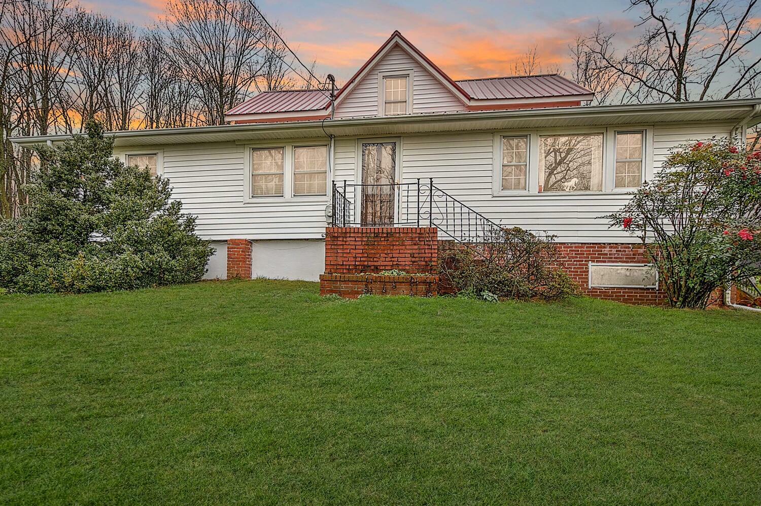 Property Photo:  230 Martin Road  TN 37681 