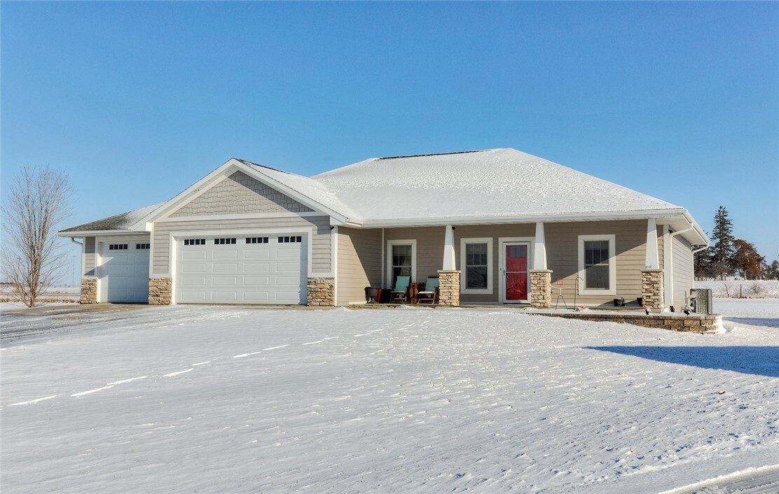 Property Photo:  115 Rose Lane  IA 50170 