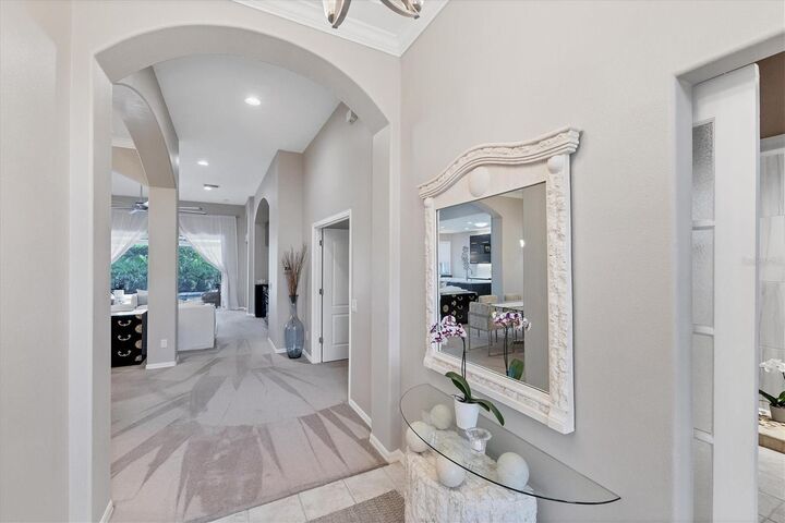 Property Photo: 1511 San Ysidro Way FL 34285
