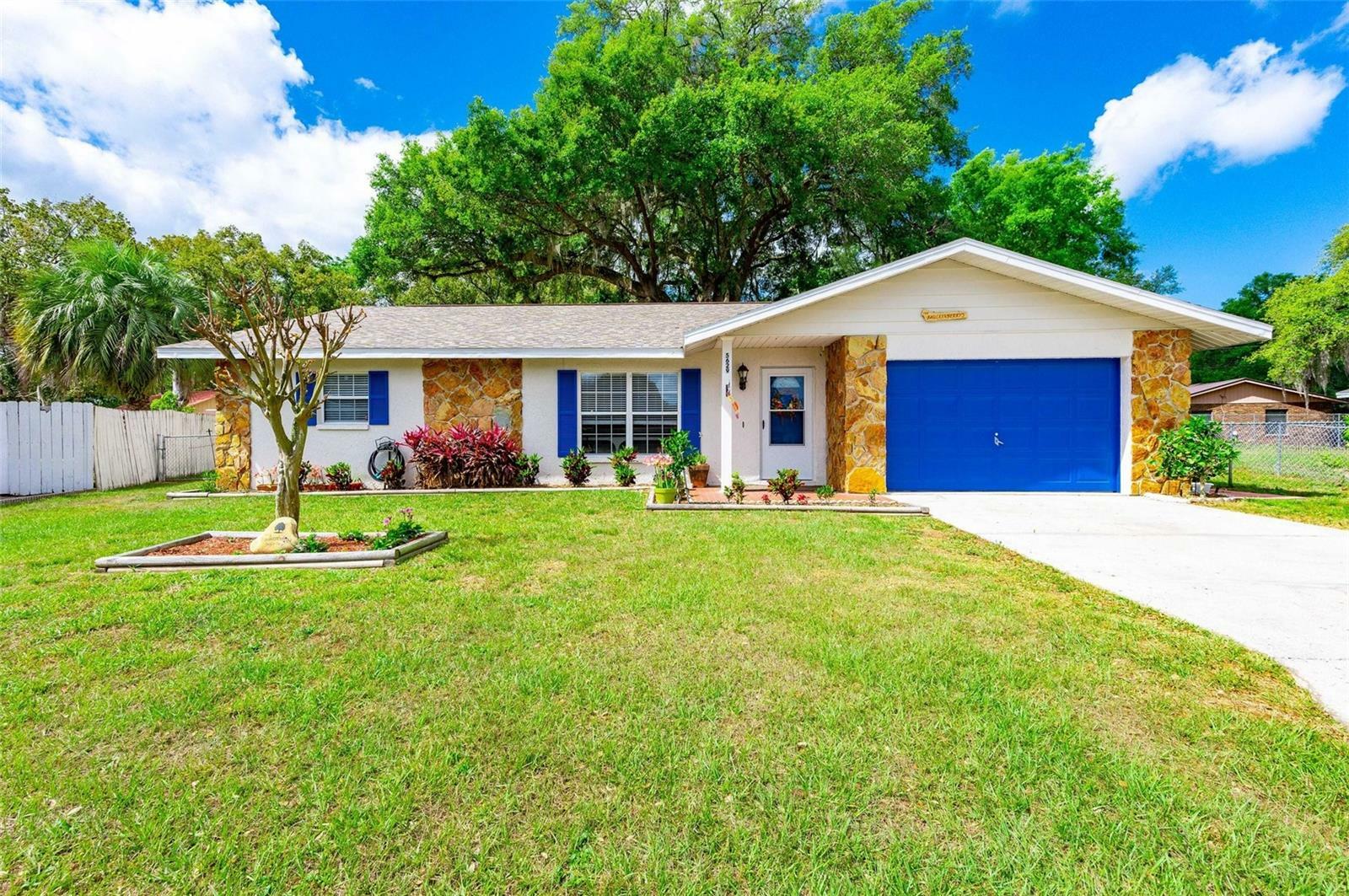 Property Photo:  5629 McCoy Ct  FL 33542 