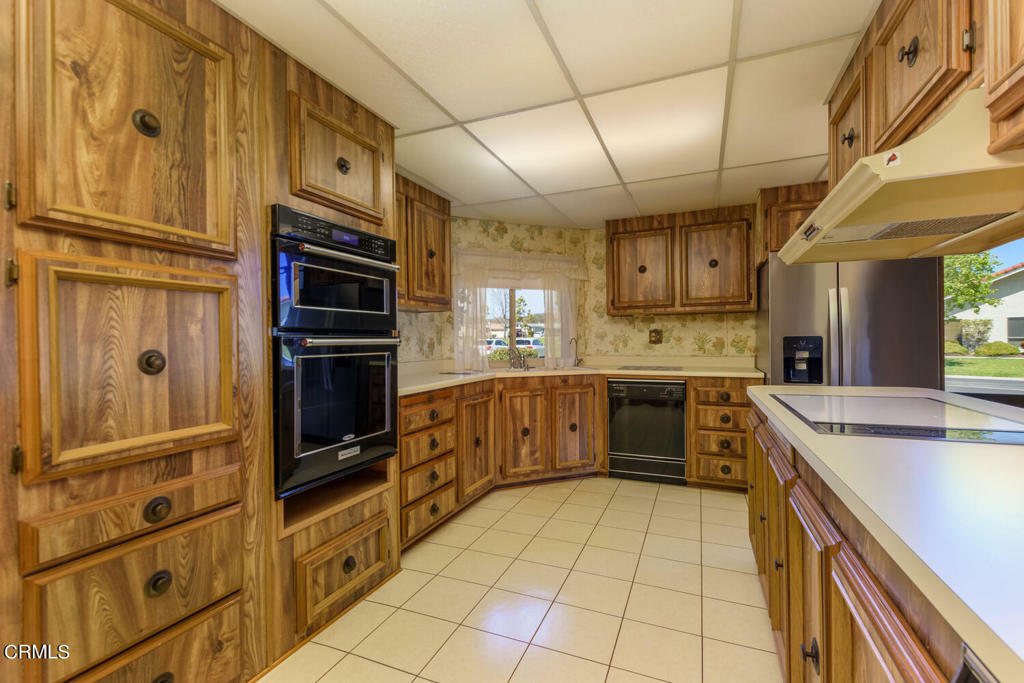 Property Photo:  975 W Telegraph Road 61  CA 93060 