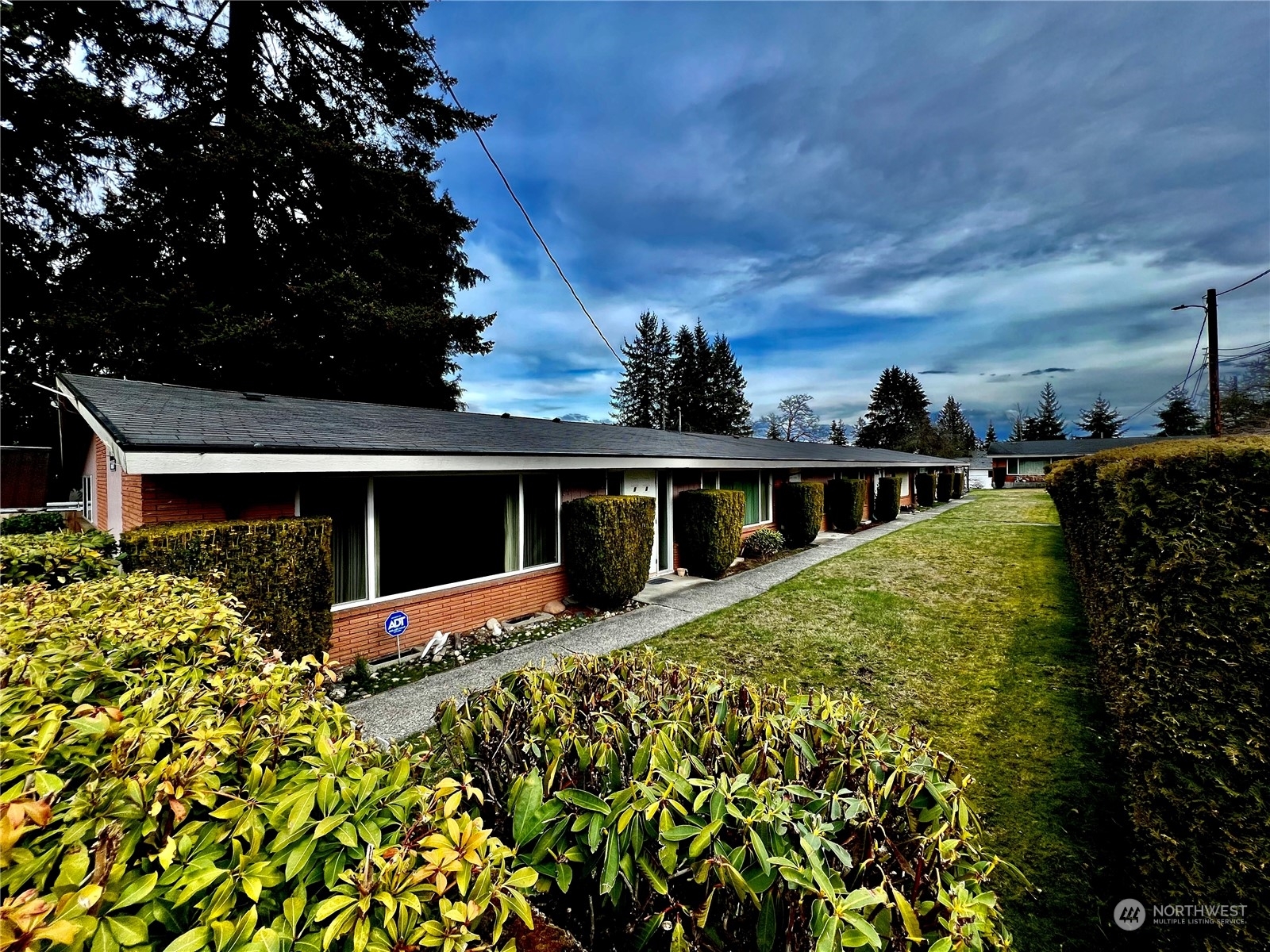 Property Photo: 1302 Cascade Drive 1 WA 98203