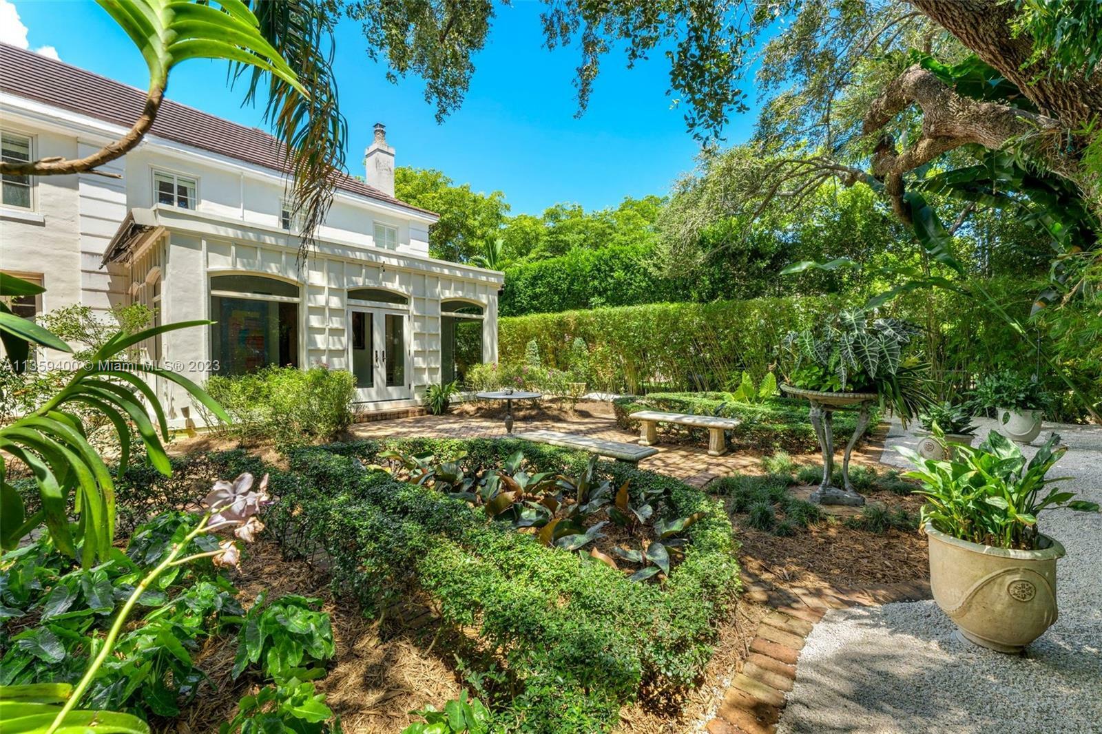 Property Photo: 1010 Hardee Rd FL 33146