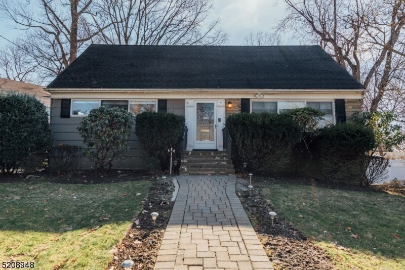 Property Photo:  4 Lockward Rd  NJ 07006 