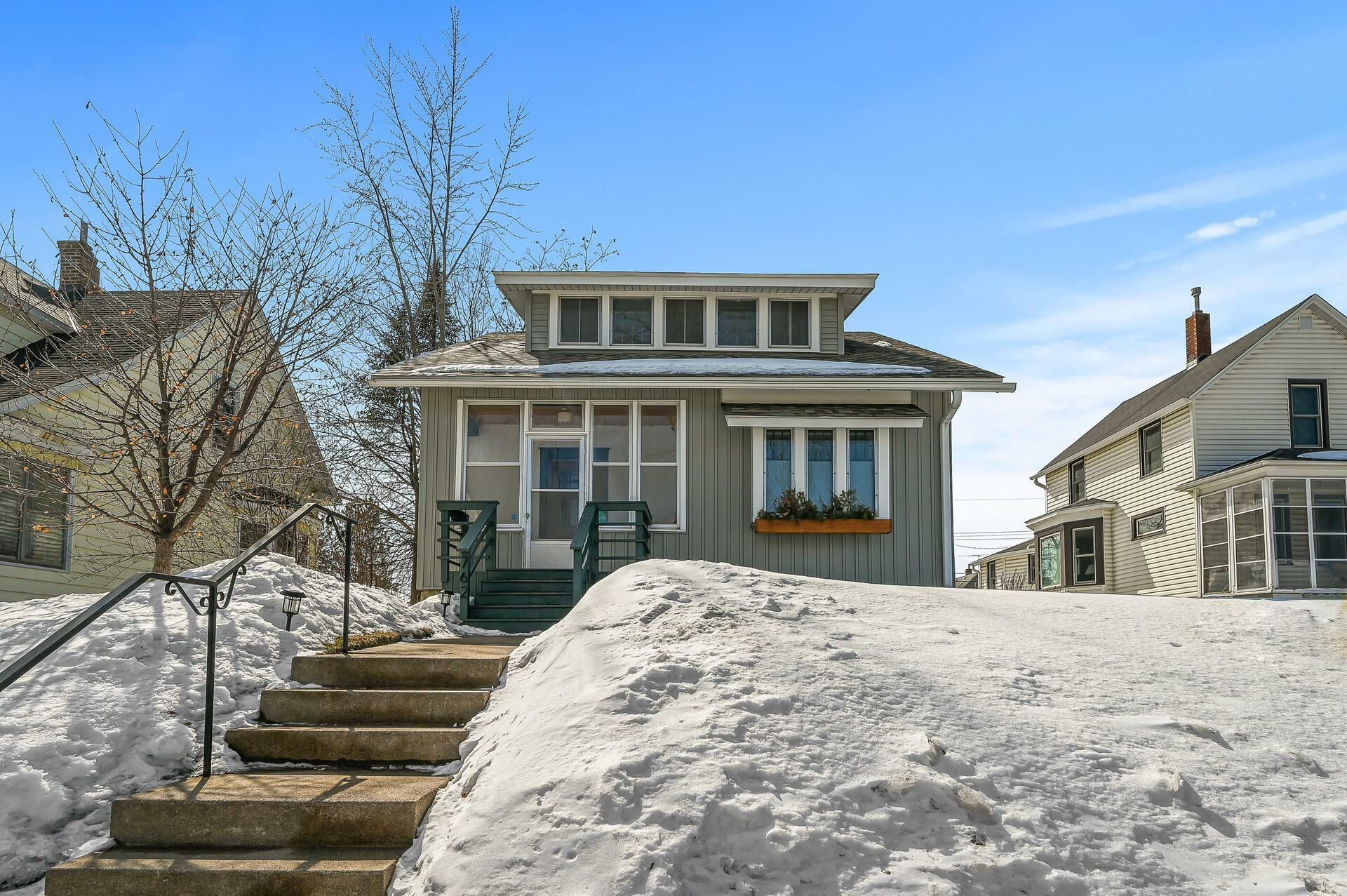 Property Photo: 762 Geranium Avenue E MN 55106