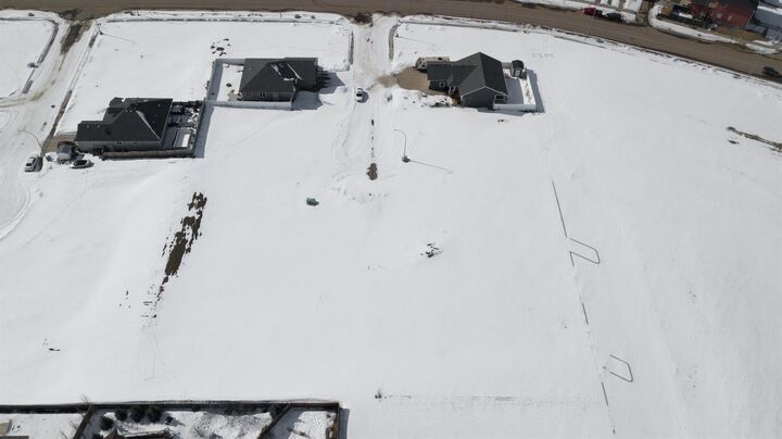 Property Photo: 7201 44 A Avenue Close AB T4V 5E2