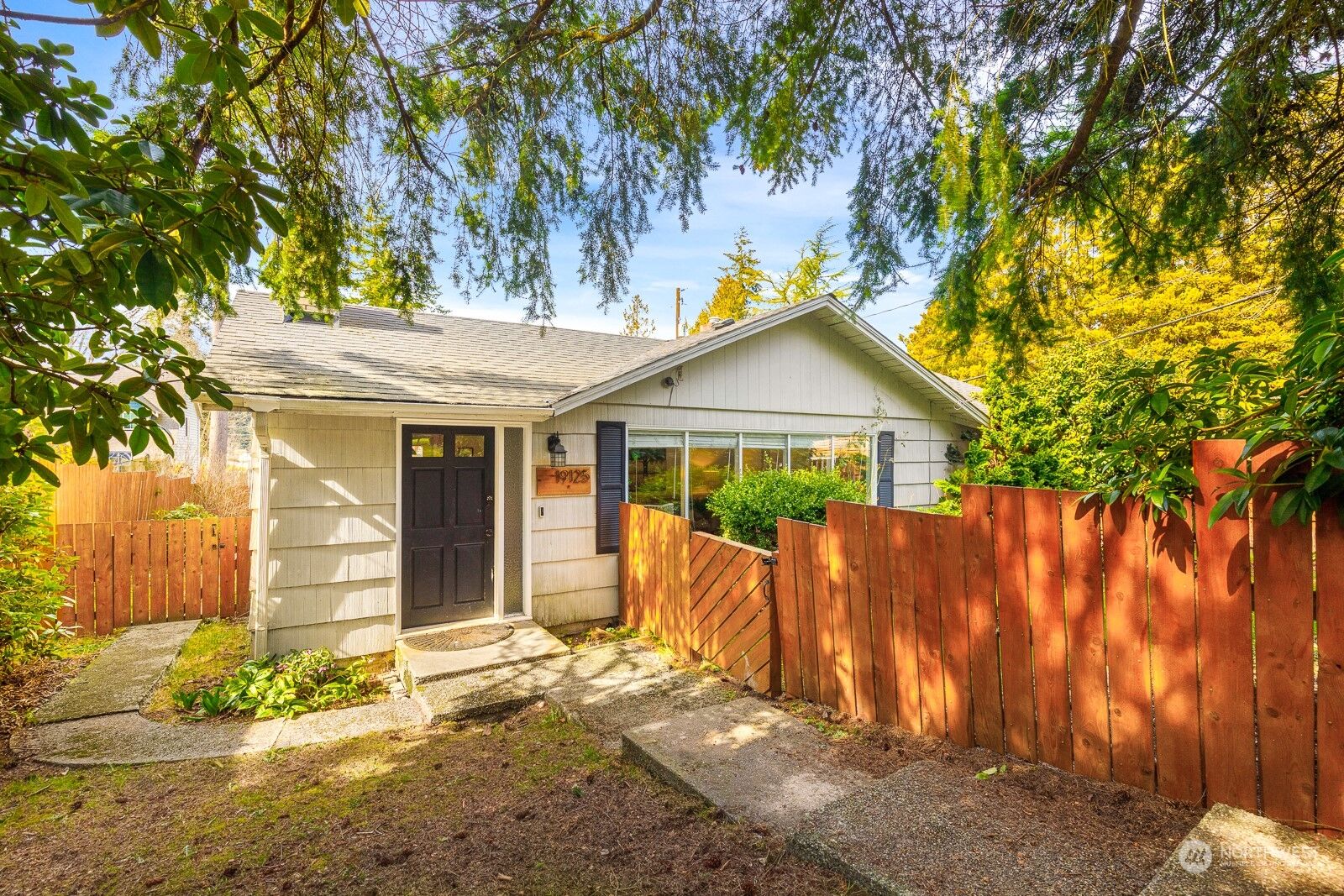 Photo de la propriété: 19125 Stone Avenue N WA 98133