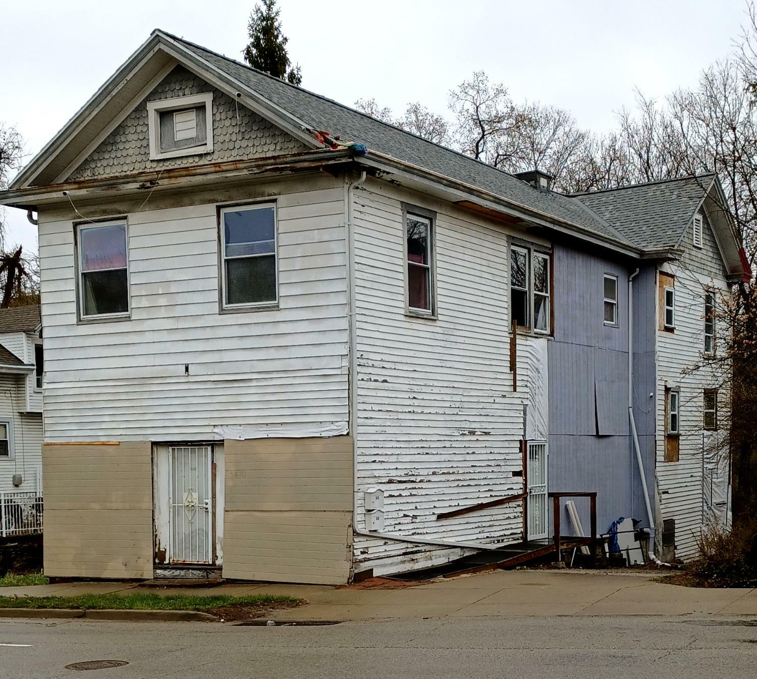 Property Photo: 5670 Hamilton Avenue OH 45224
