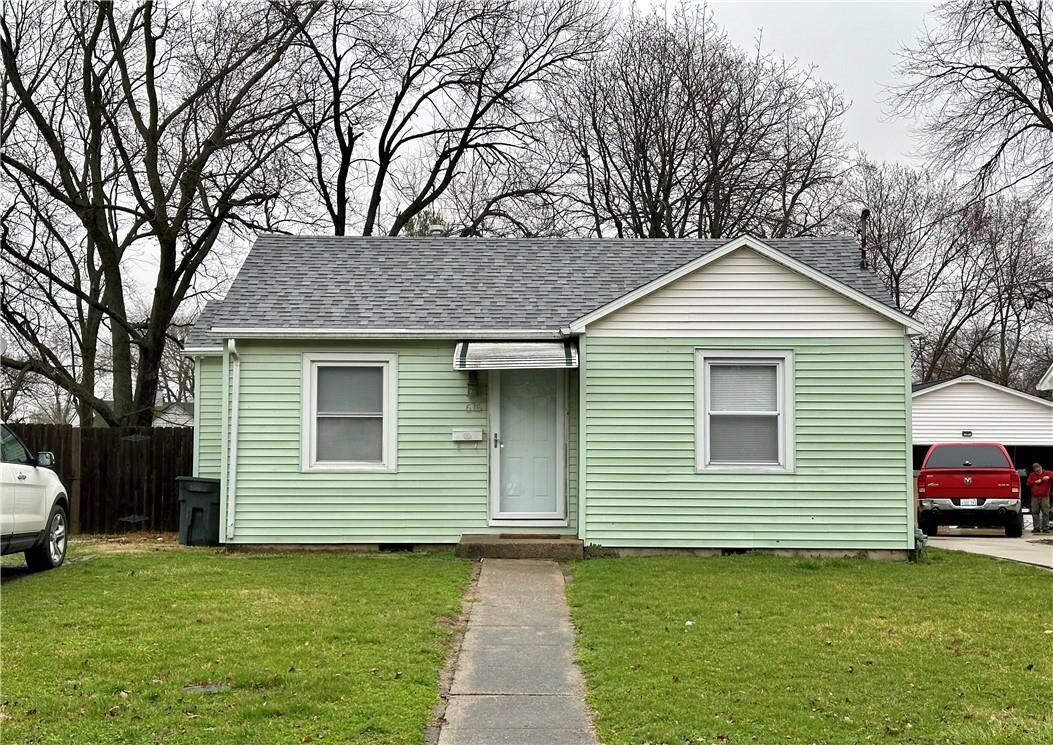 Property Photo:  616 Illinois Avenue  IL 61938 