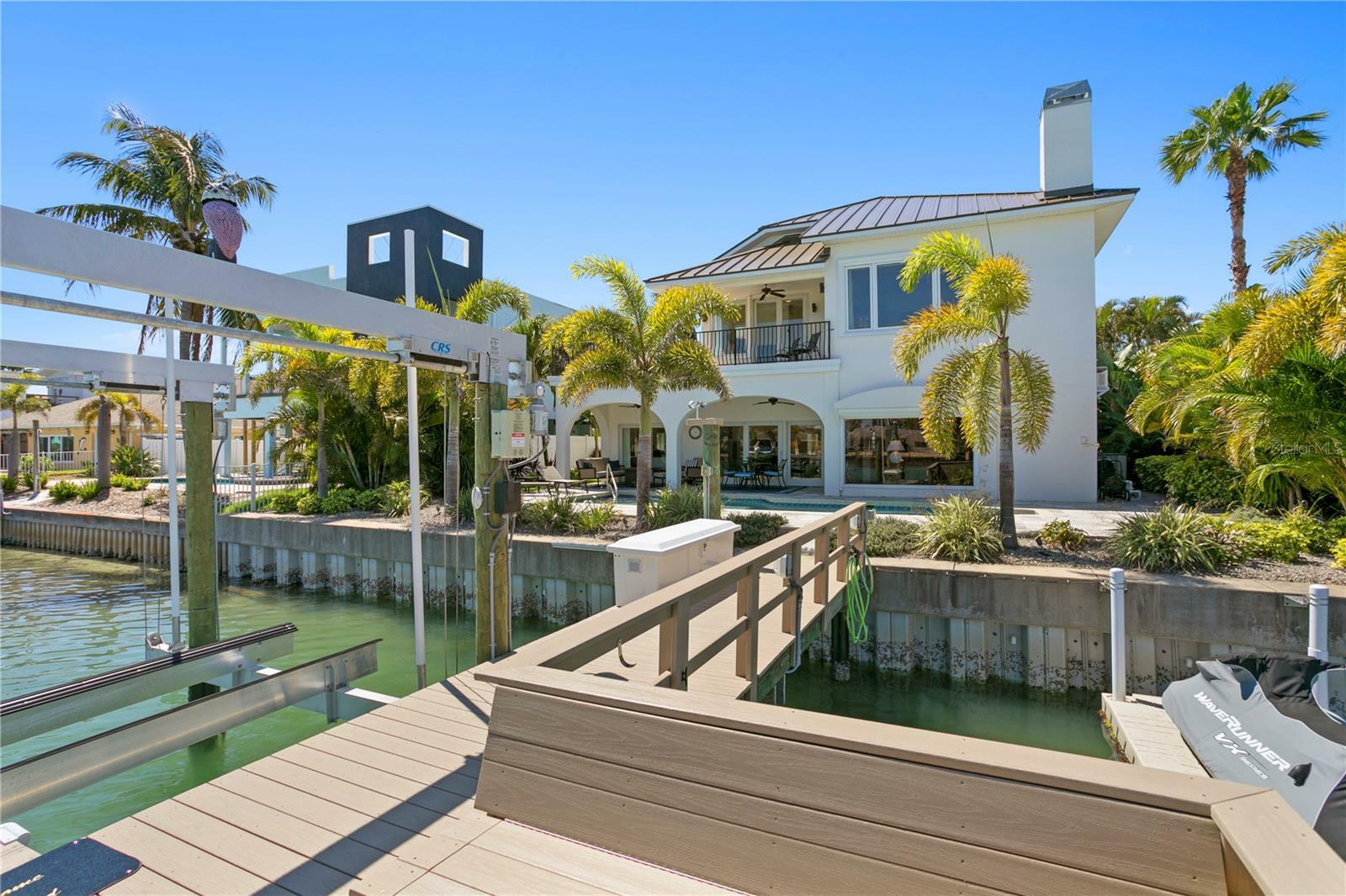 Property Photo: 11185 8th Street E FL 33706
