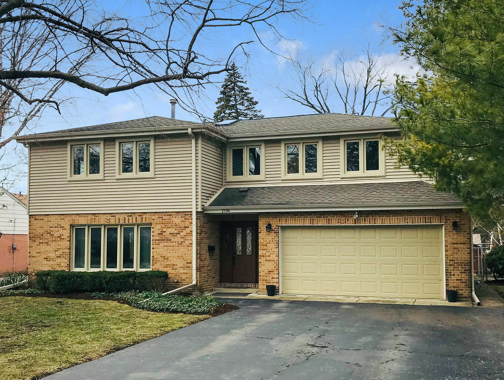 Property Photo:  1736 Evergreen Lane  IL 60068 