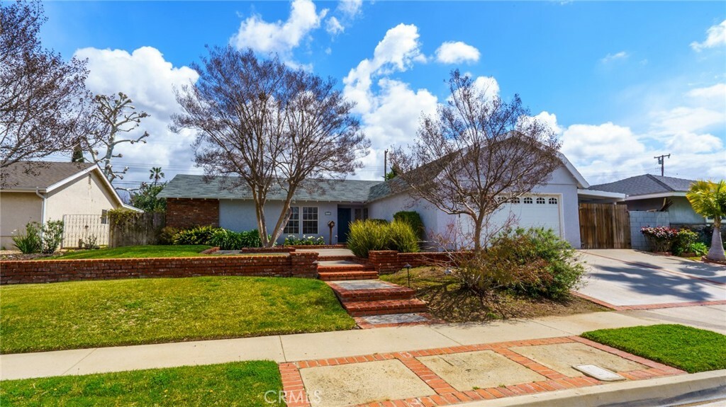 Property Photo: 724 N Shaftesbury Avenue CA 91773