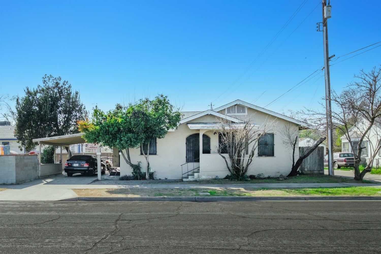 Property Photo:  1221 Irwin Avenue  CA 93706 