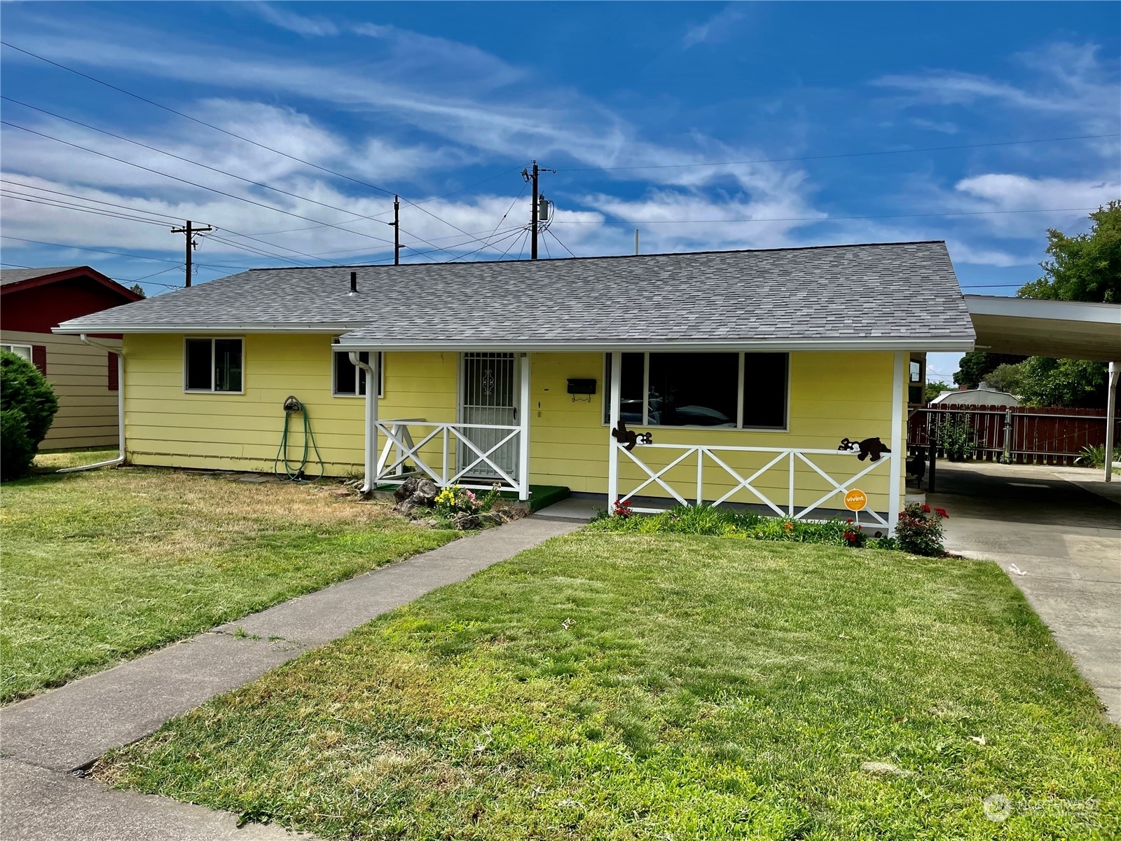 Property Photo:  609 Cardinal Drive  WA 99362 