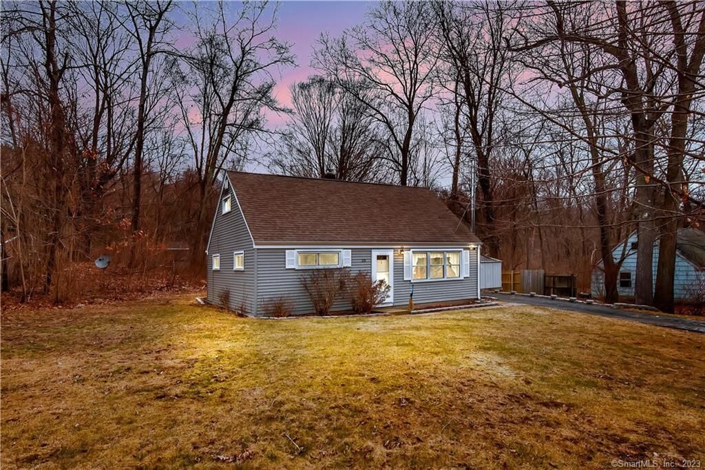 Property Photo:  23 Hickory Road  CT 06447 