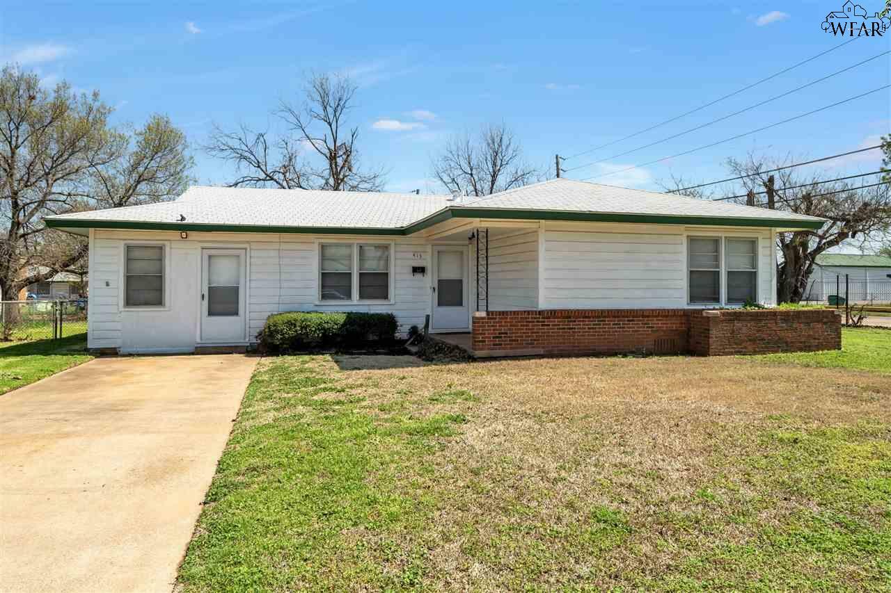 Property Photo:  413 Peach Street  TX 76354 
