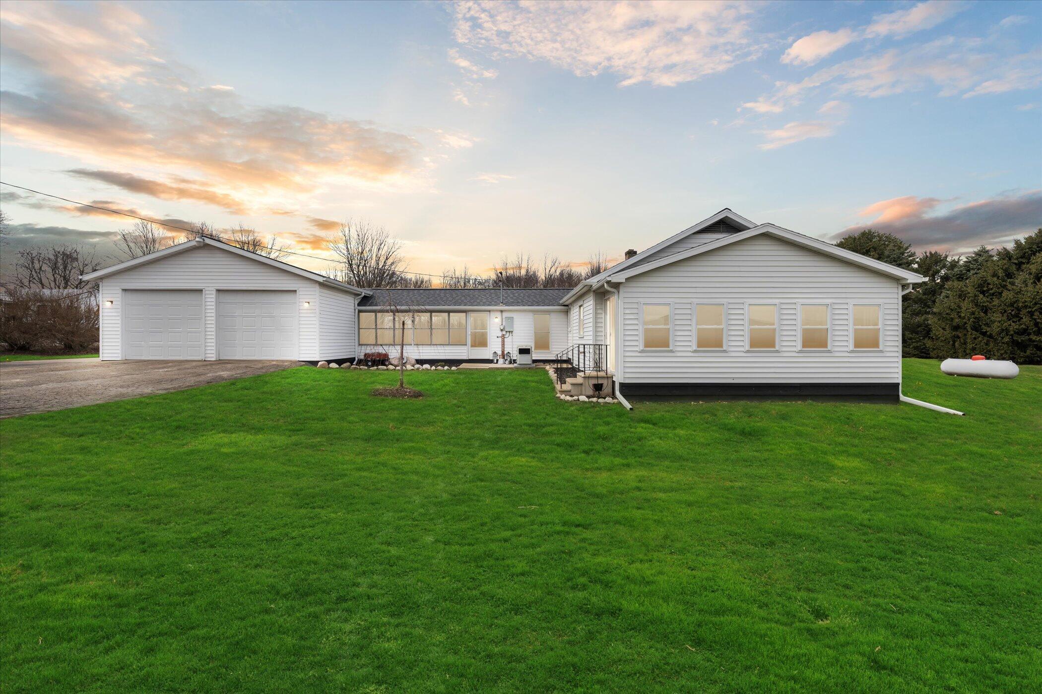 Property Photo: 6092 N Parma Road MI 49269