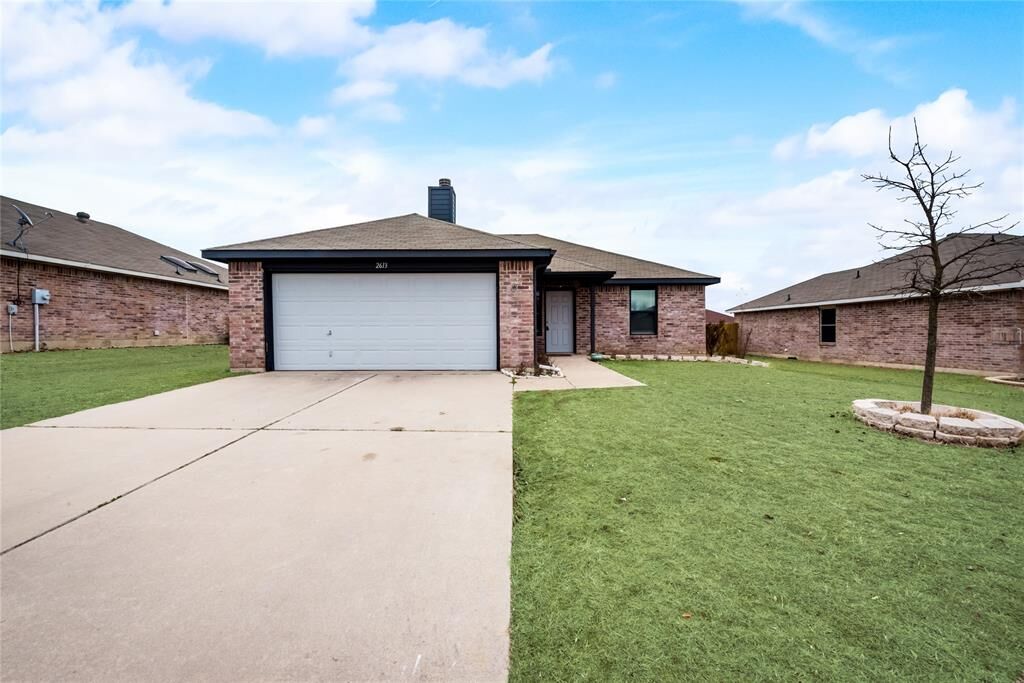 Property Photo:  2613 Castle Pines Drive  TX 76028 