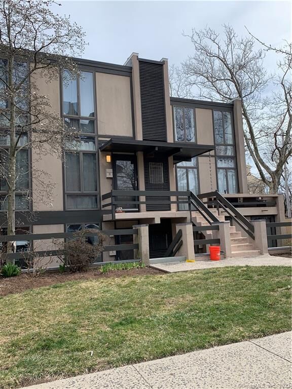 Property Photo: 1 Hughes Place C CT 06511