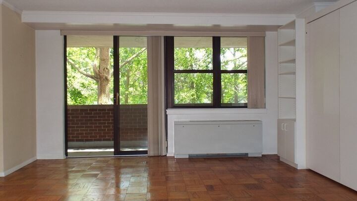 Property Photo: 9 Hawthorne Place 2G MA 02114