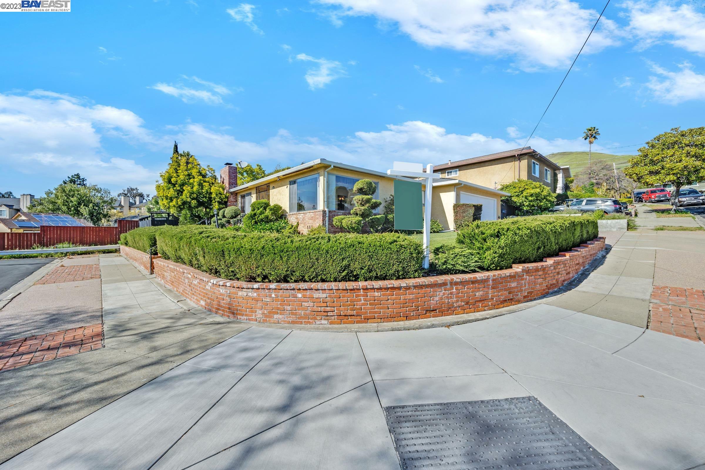 Property Photo:  664 Fiesta Place  CA 94544 