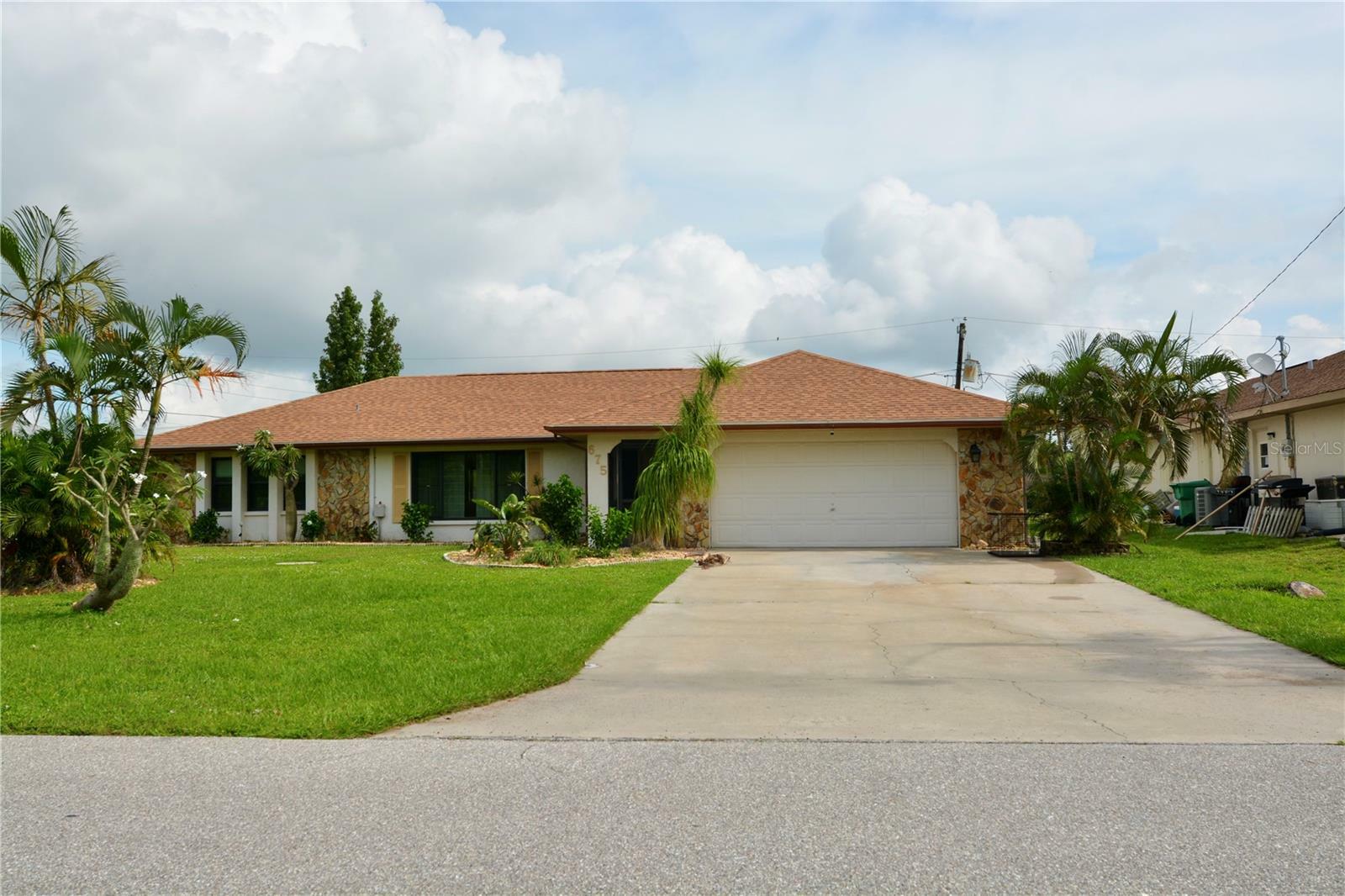 Property Photo:  675 Riviera Lane NW  FL 33948 