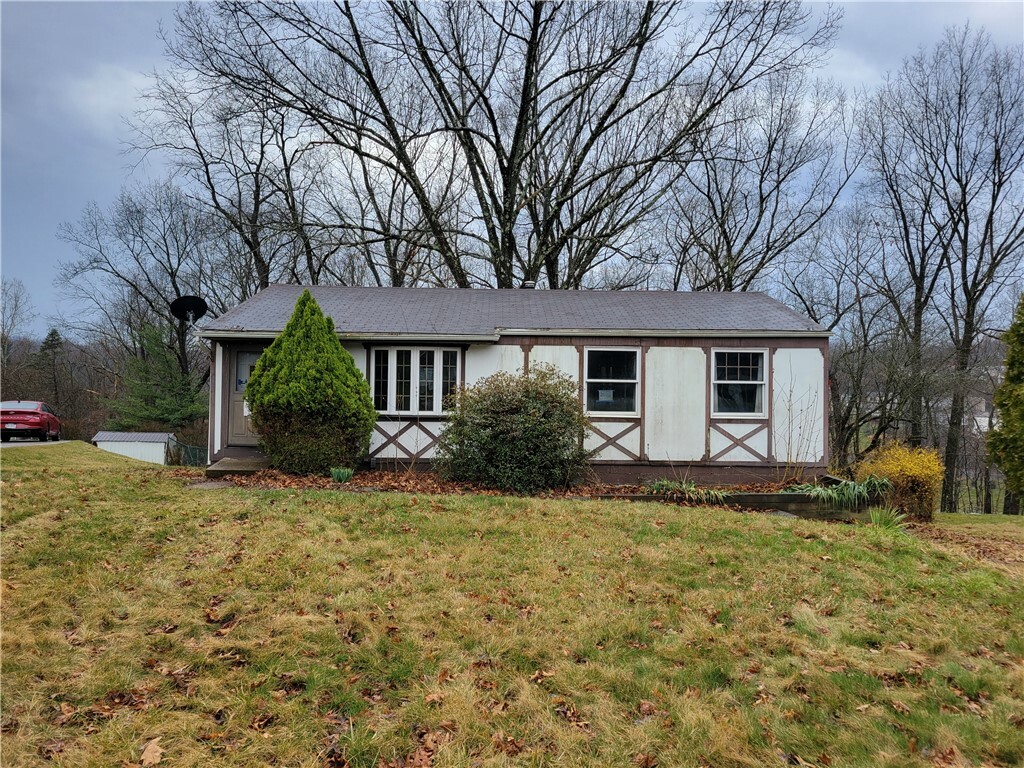 Property Photo:  1811 Renee Dr  PA 15129 